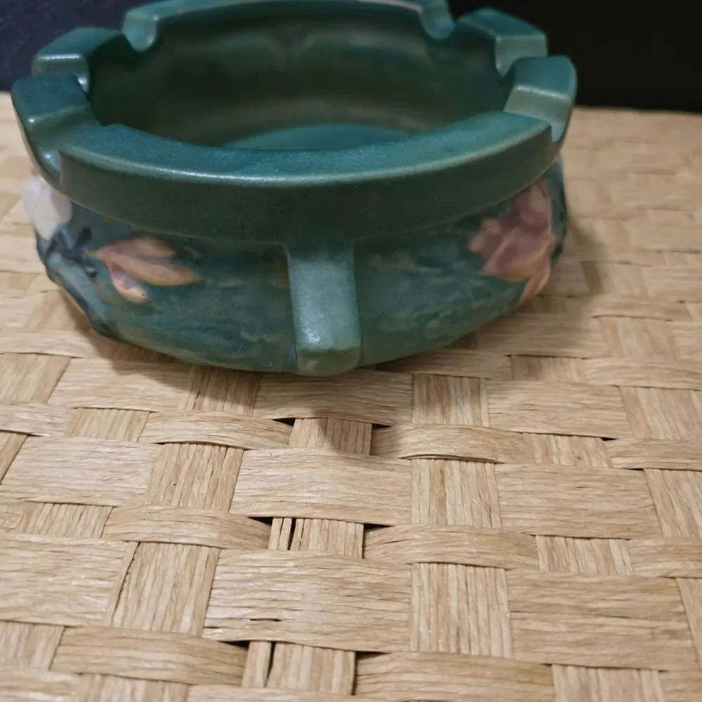 Vintage Roseville Pottery Magnolia Ashtray #28